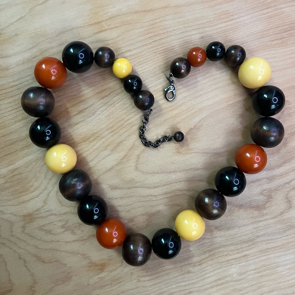 Vintage wooden beaded chunky necklace in earthly tones